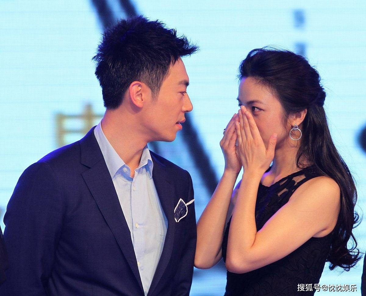 杨子黄圣依在活动会场内打情骂俏,引发全场热议_夫妇_观众_互动