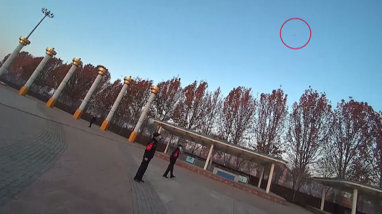 保定铁警查处一起无人机"黑飞"案件_铁路_进行_飞行