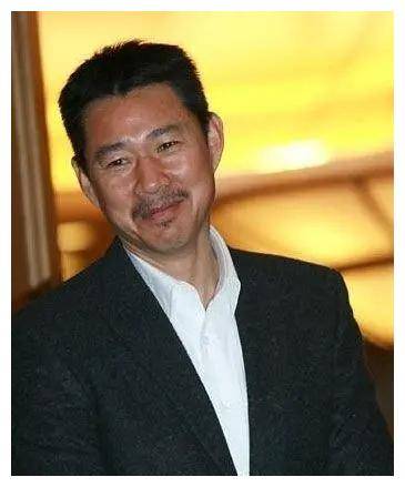 66岁"无人赡养"的张丰毅,已经走上了另一条人生道路_吕丽萍_家庭_生活