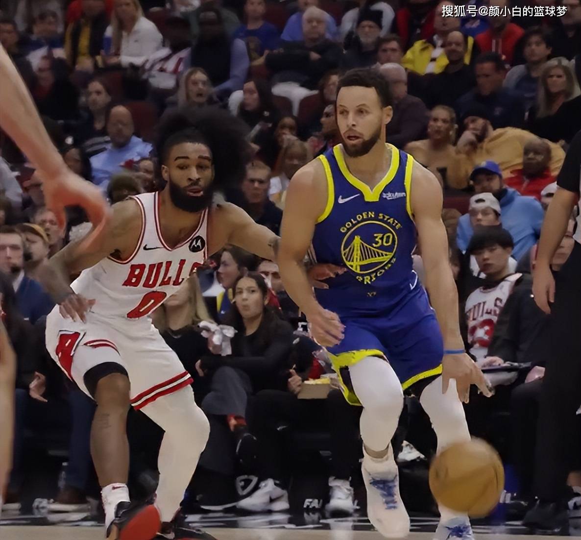 水花57 15 11拒公牛逆转:克莱关键三分值千金 库里末节复苏15分_金州