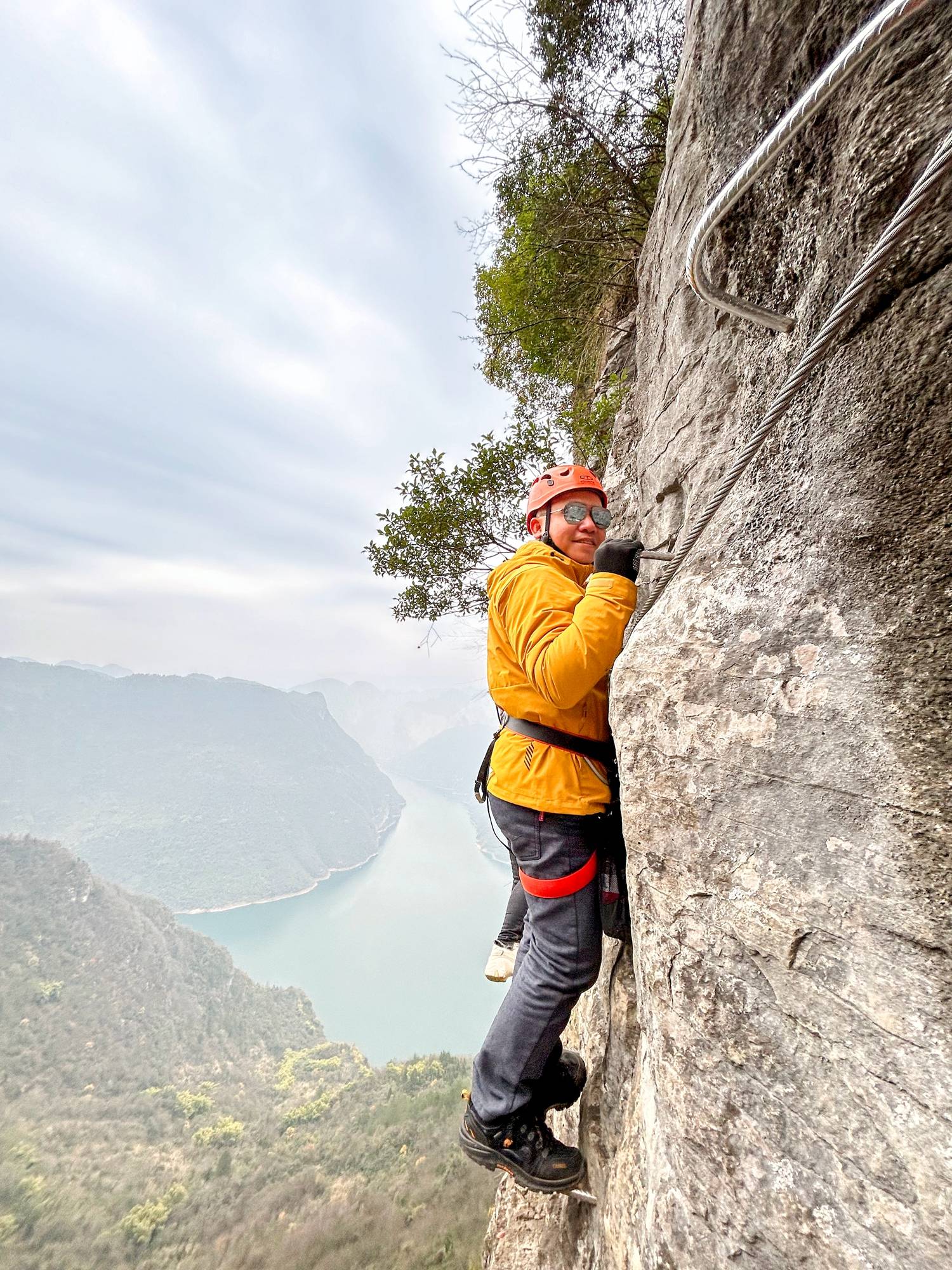 亚洲最高的悬崖飞拉达,每一步都"惊心动魄",就在湖北恩施_挑战_天梯