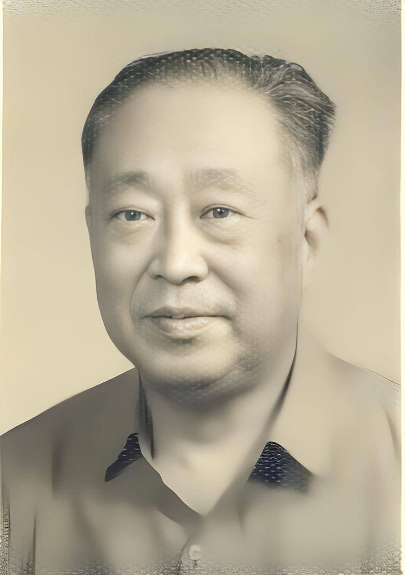 全国名老中医张海峰,善治内科急慢疑难病,对脾胃学说造诣很深_治疗