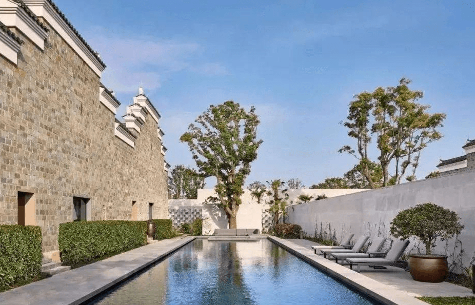 与养云安缦酒店的13栋古宅院落一样,养云安缦 · 院的12栋传统风格