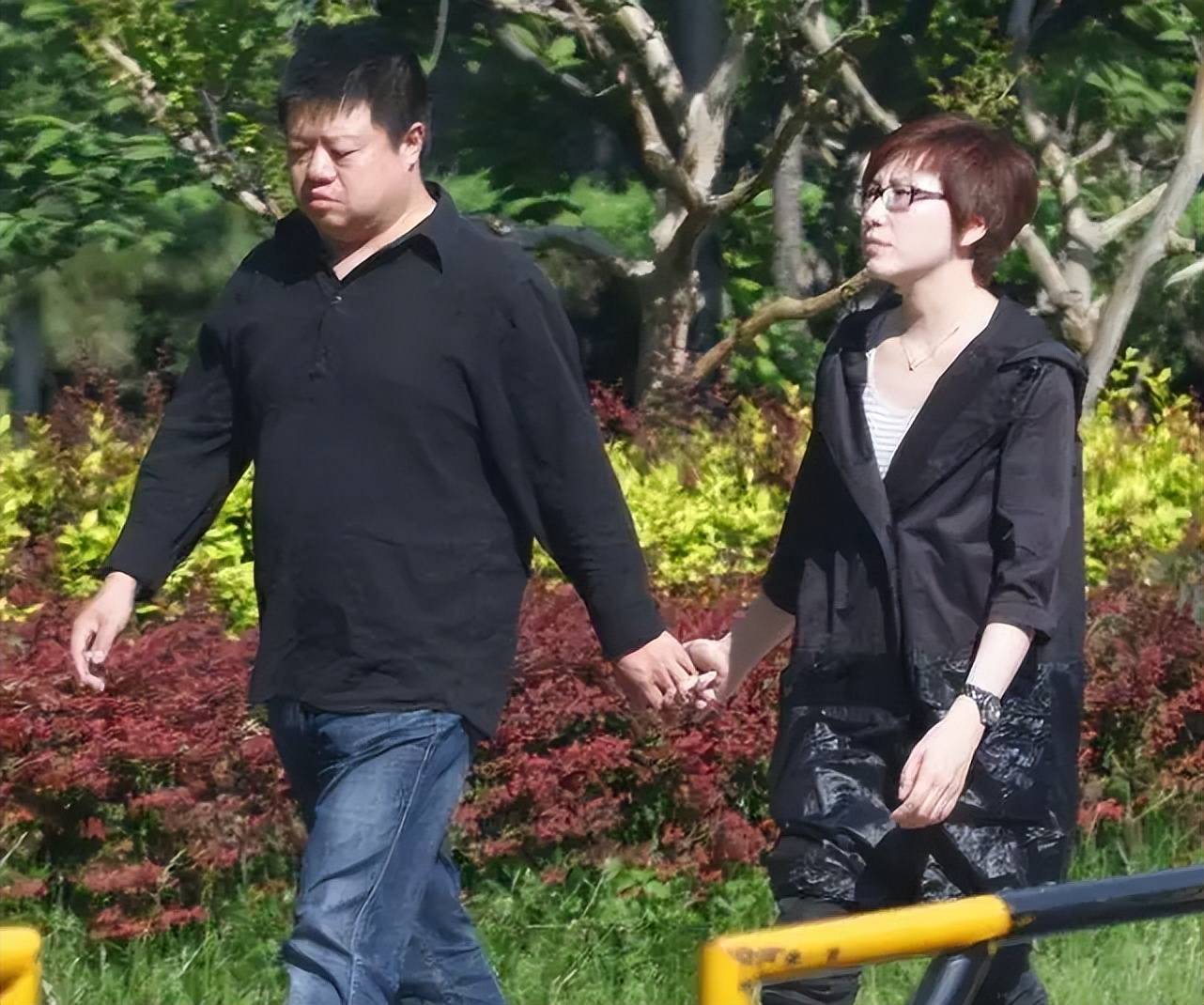 马季去世18年,遗孀于波坚守故居,马东和媳妇撑起她的晚年生活_相声