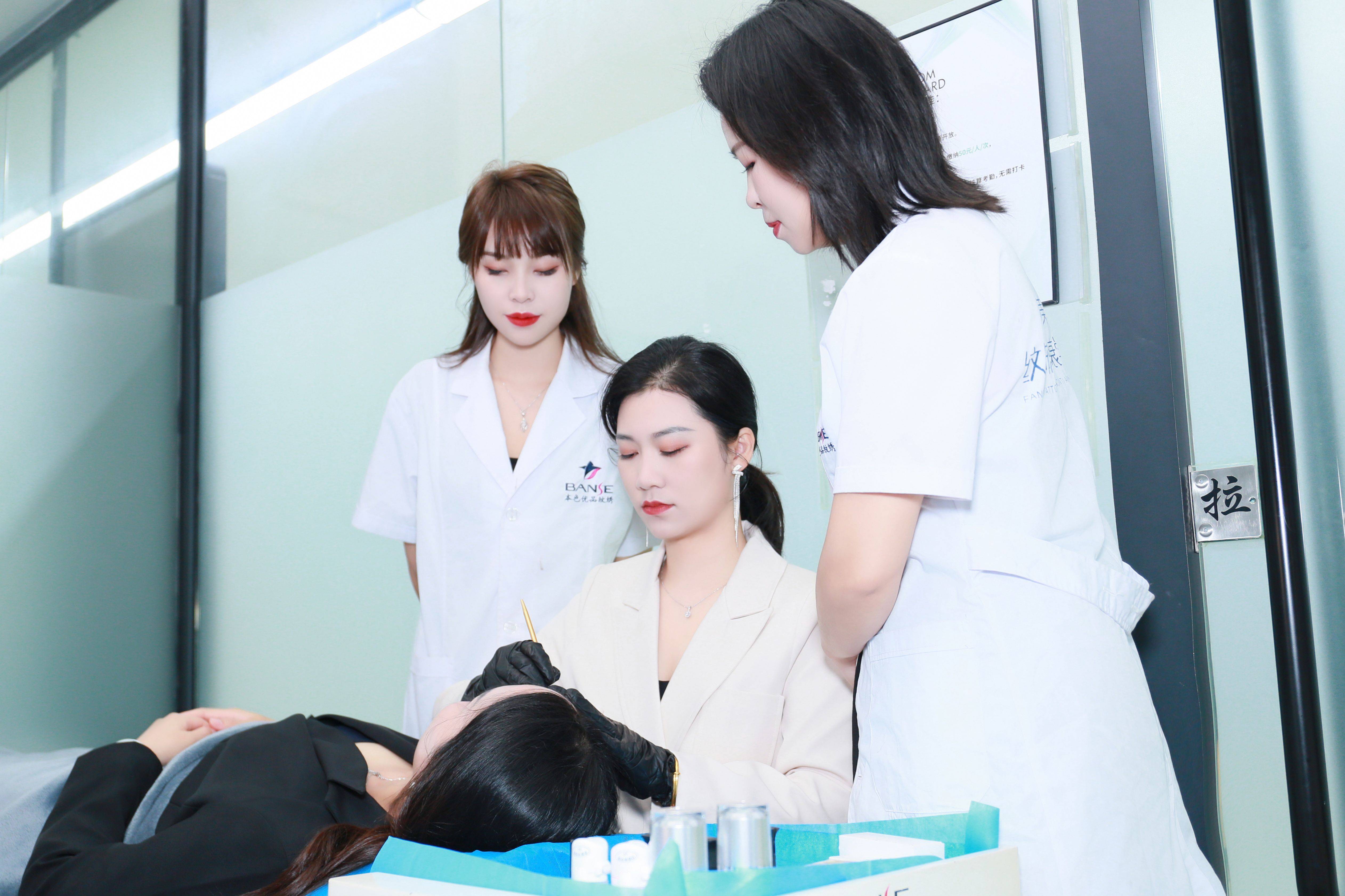 8载匠心磨砺,从纹绣新手到金牌导师的华丽蝶变——曾芸_技艺_作品