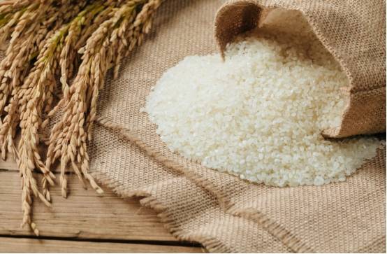 大米的性质:大米,又称稻米,根据中医理论,其性味归纳如下:1