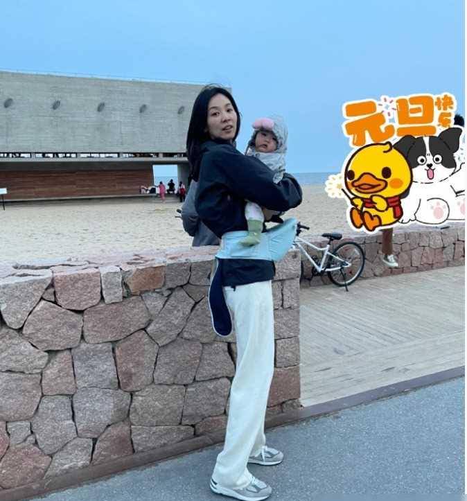 1米88篮球女神赵爽:32岁嫁1米9胖乎乎老公,元旦高调晒娃_伤病_wcba