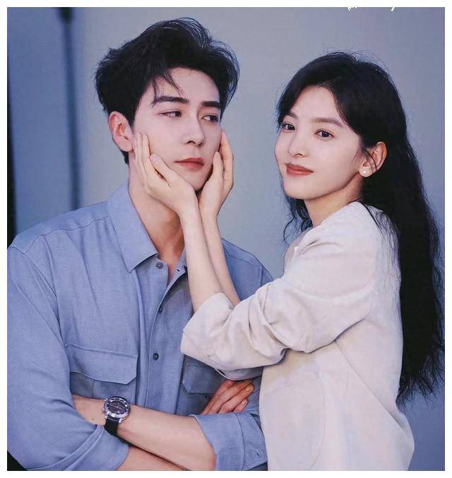 同样演"毒舌男友爱上我",28岁章若楠与30岁白鹿对比,差异明显_成瑶