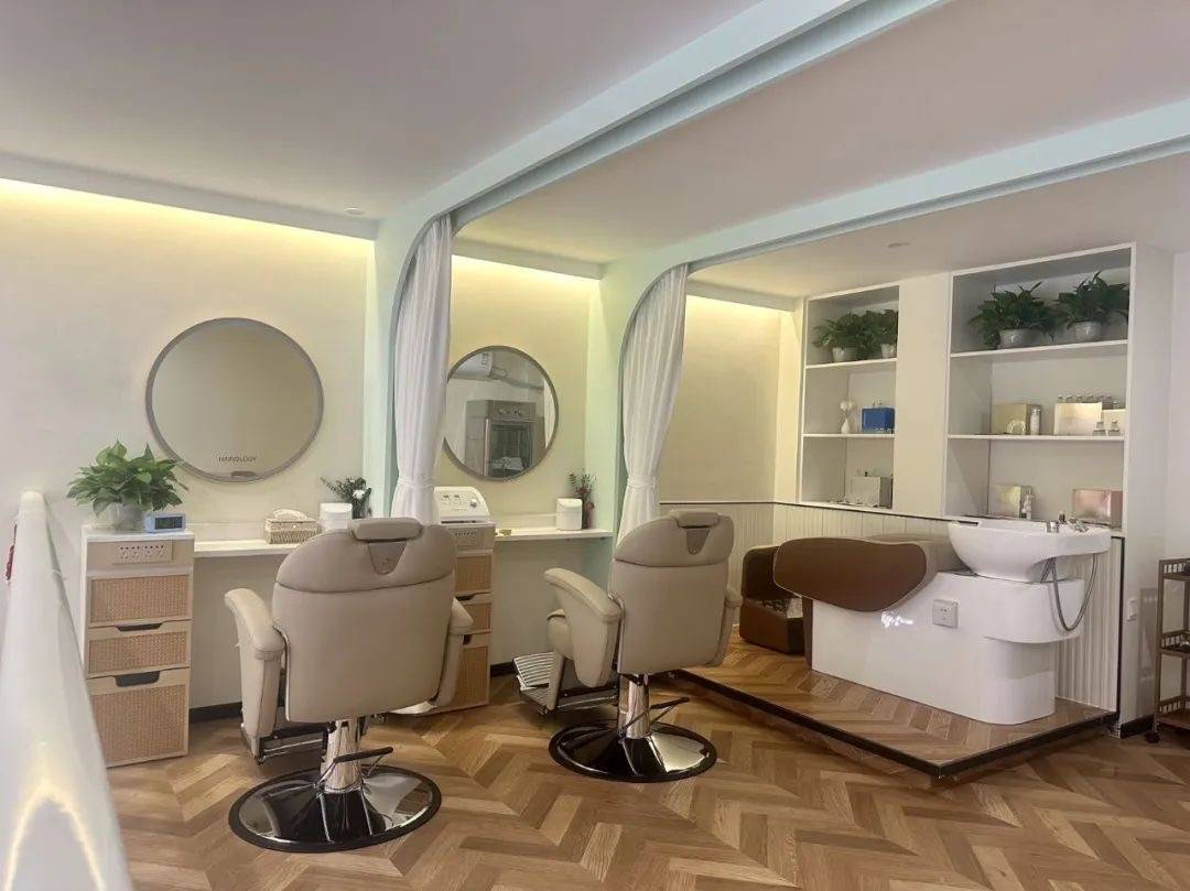 "护肤式护发"需求下丝域养发馆价格明细是?_头皮_消费者_头发