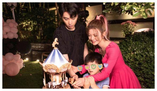 陈妍希和陈乔恩练瑜伽,体重不足90斤腹肌抢镜,和陈晓更有夫妻相_生活