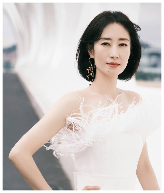 "中年叛逆"刘敏涛:一根冰激凌导致离婚,单身9年仍向往爱情