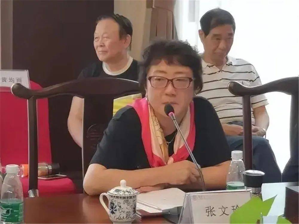 当时还是新人的钱雁秋最终被张文玲选定为编剧,导演
