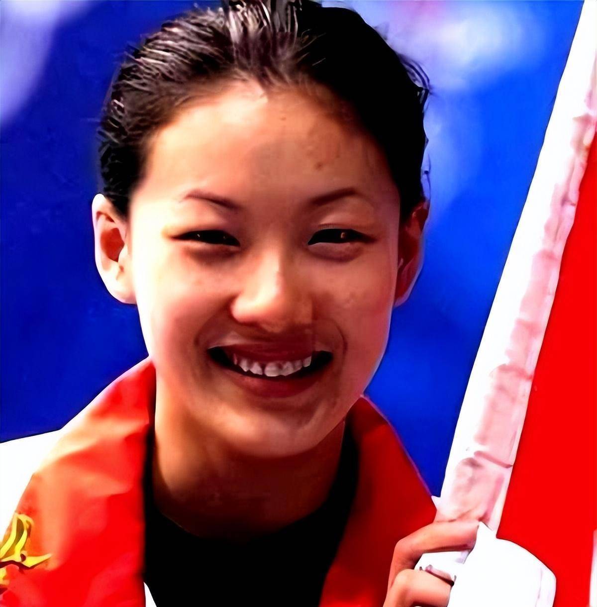 "跳水女皇"伏明霞:不顾父母反对嫁大26岁富商,她过得幸福吗?