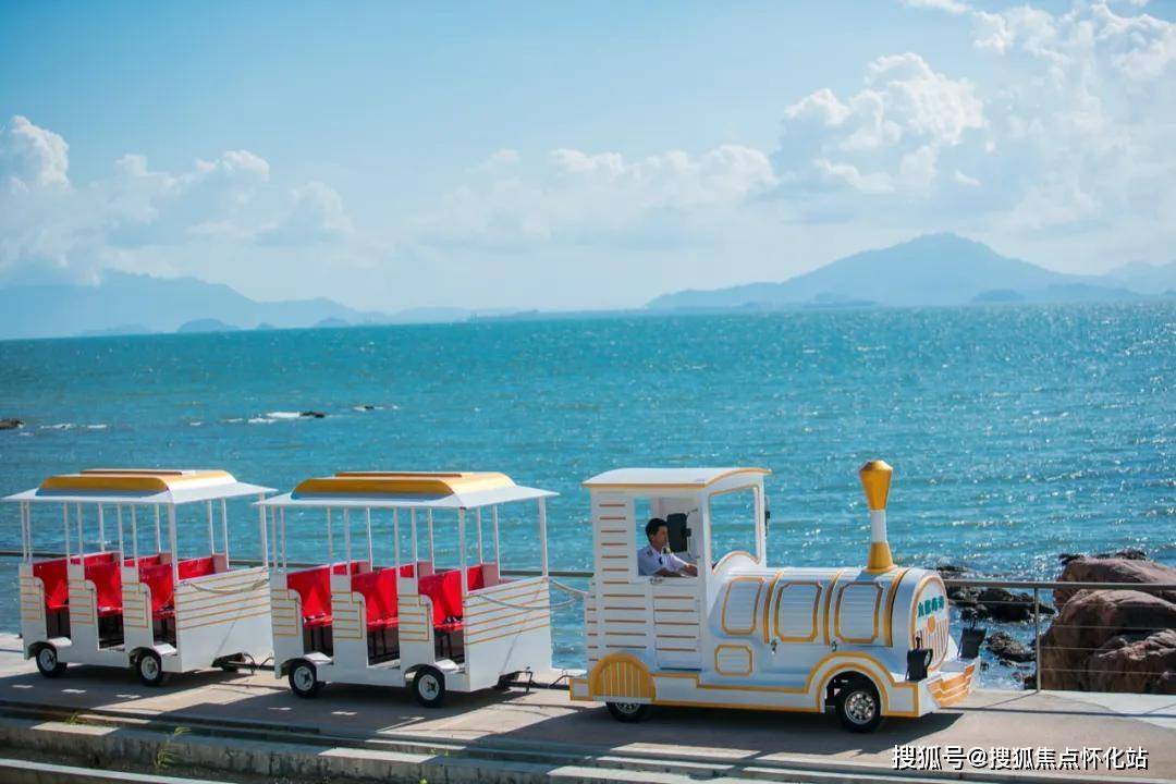 乘上觀海小火車去海邊落日棧道,守一場南中國醉美落日,海面上霞光