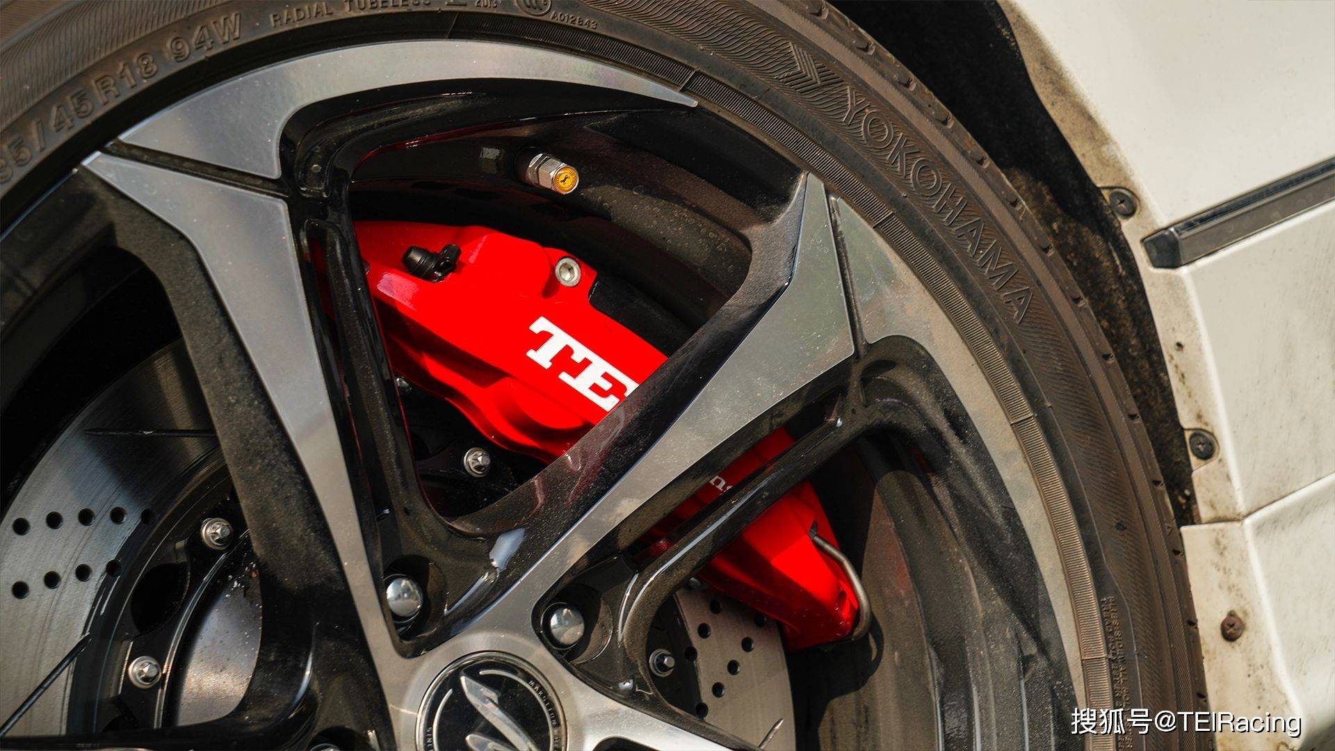 改装案例丨本田雅阁升级p40ns  & p4-explore前后四活塞刹车套装_搜狐