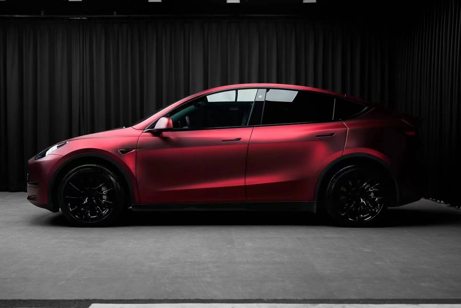 特斯拉model y-ek改色膜罗曼尼红,优雅中凸显高贵_质感_金属