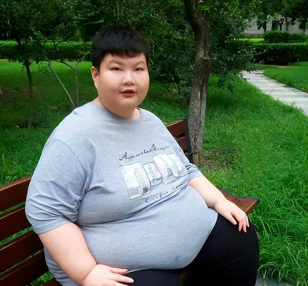 江西14岁男孩体重300斤,6秒吃掉一碗米粉,临终愿望令人唏嘘_徐周磊