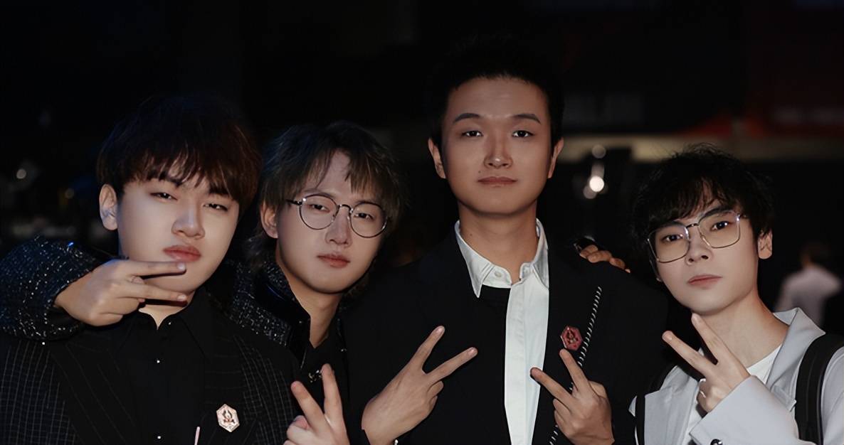 qg五虎彻底解散,飞牛刚到rw就送上了一份大礼,狼队后悔吗_活动_赛事