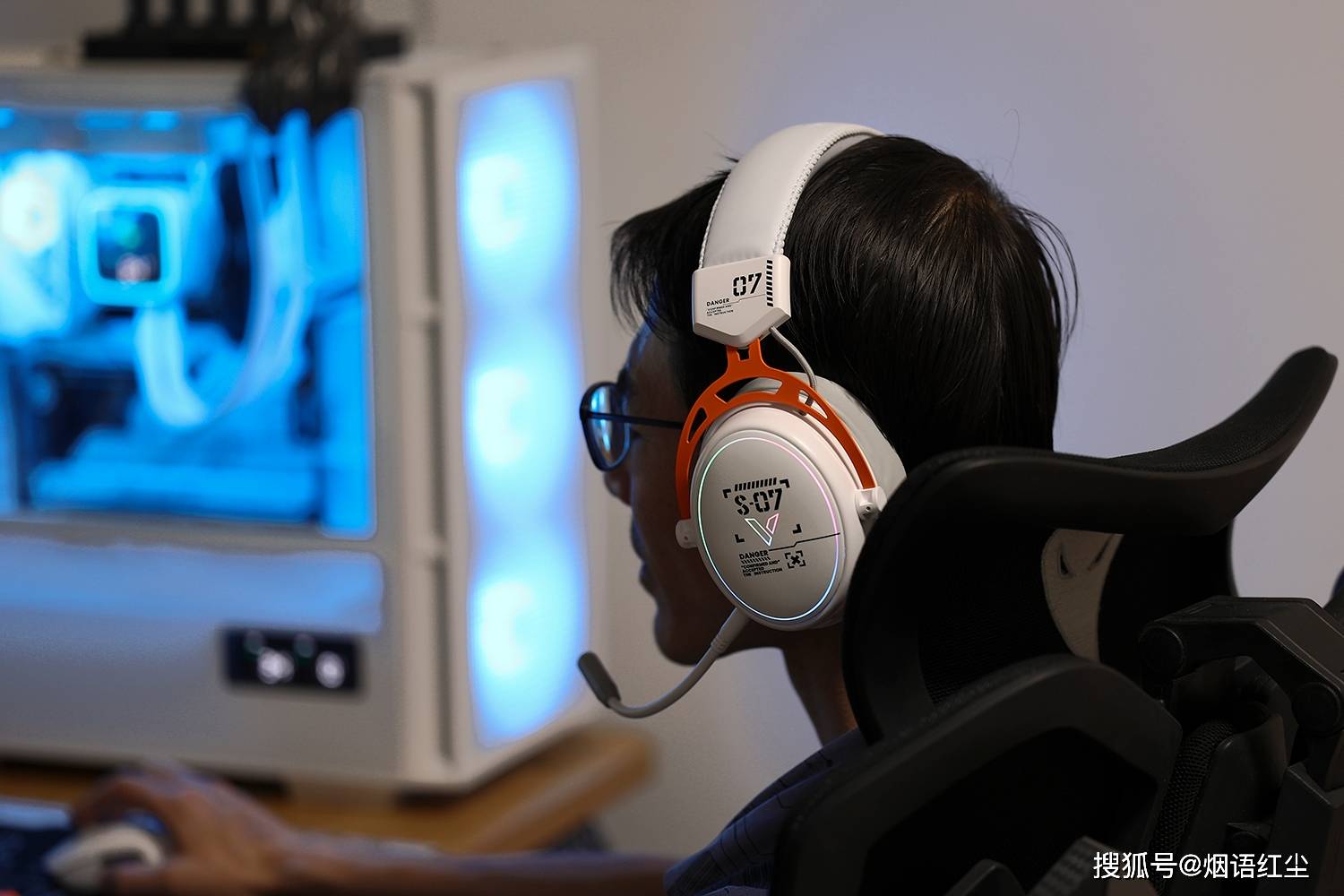 灵敏度特别高,游戏时可以更好地和队友沟通