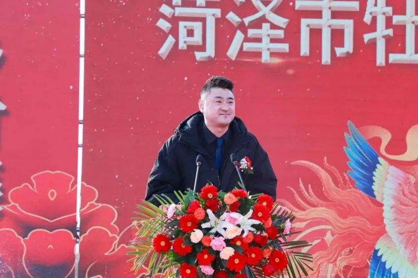 黄堽镇党委书记张旭讲话黄堽镇位于菏泽北部城乡结合部,农高区核心区