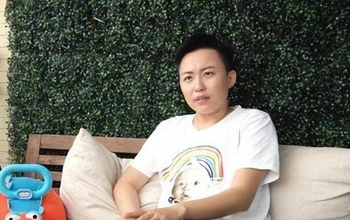 叶海洋的生活从工作狂慢慢的回归到了家庭,从doris的所有事叶海洋都亲