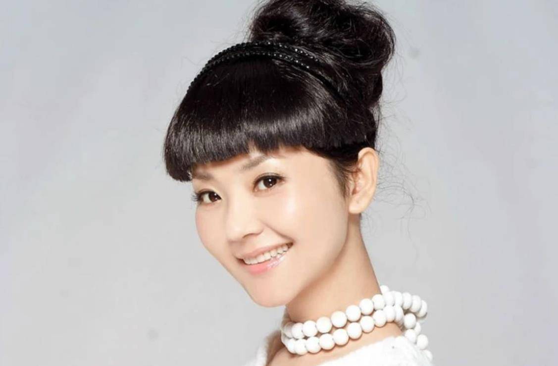 原创方琼:原本姓曹,与领导闪婚生子,婚后分居多年,她过得幸福吗
