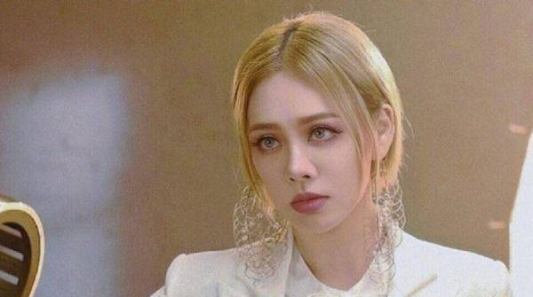 万茜点赞怼宁静发文,认同郁可唯是宁静的死忠_评价_姐姐_李斯丹妮