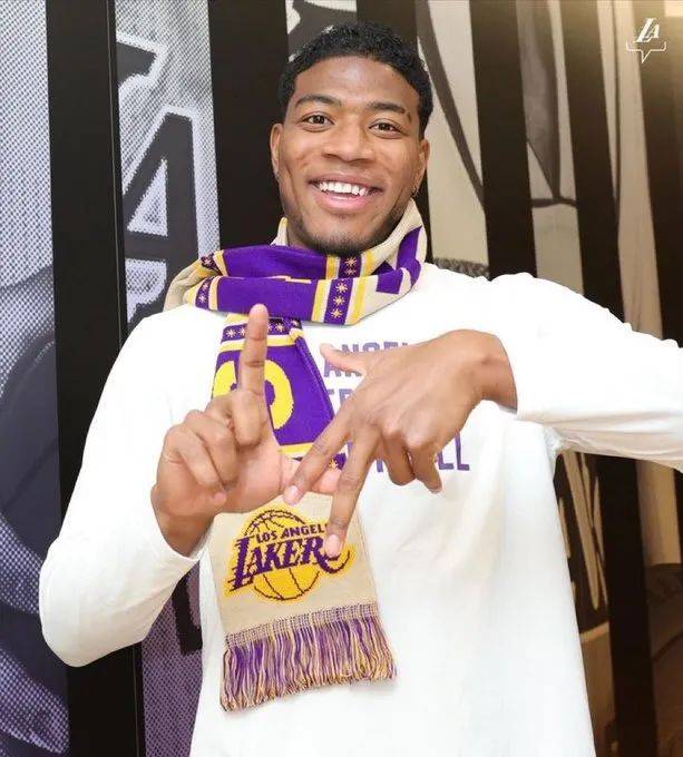 拉塞尔哭了._湖人_八村_比赛