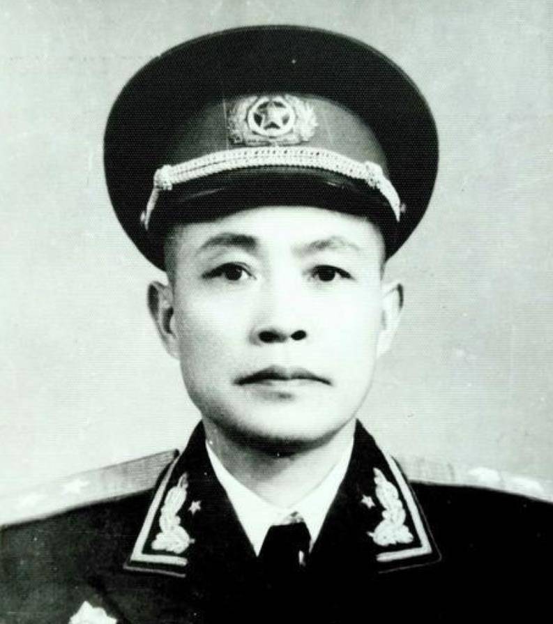 1942年春天,担任八路军七一六团团长黄新廷,被老战友邀请来家中做客.