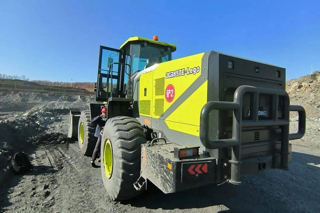 行业首台车电分离装载机征战石墨烯矿_作业_新能源_晋工