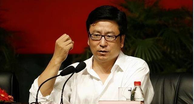 央视主持白岩松任红十字会副会长,评论区留言竟然"一边倒"_工作_新闻