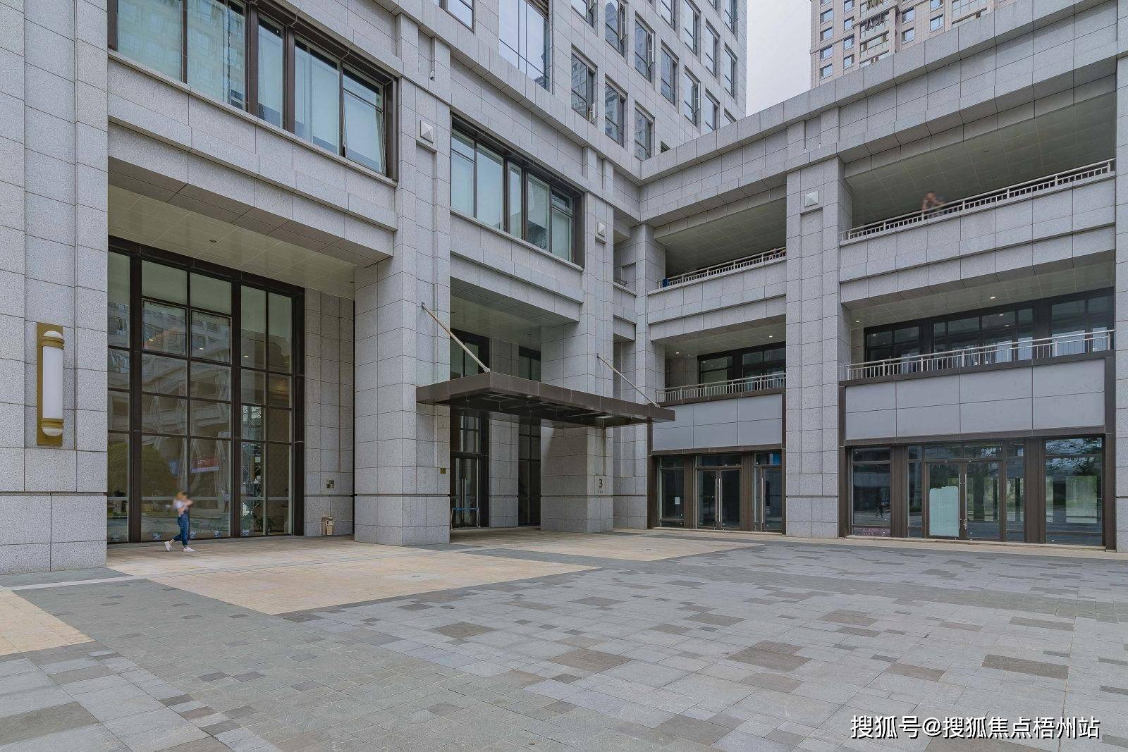 武汉泛海国际soho城物业直租写字楼 共享办公 联合办公租金表