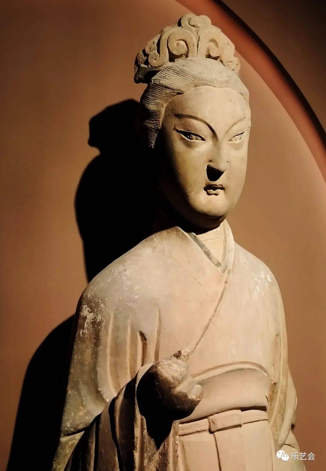 花脚大仙分享:《东方微笑——麦积山石窟展》中篇_展厅_南山_造像