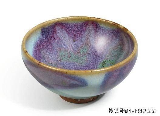 解析宋代钧窑瓷器鉴定真伪常见几种方法_器物_釉色_釉面