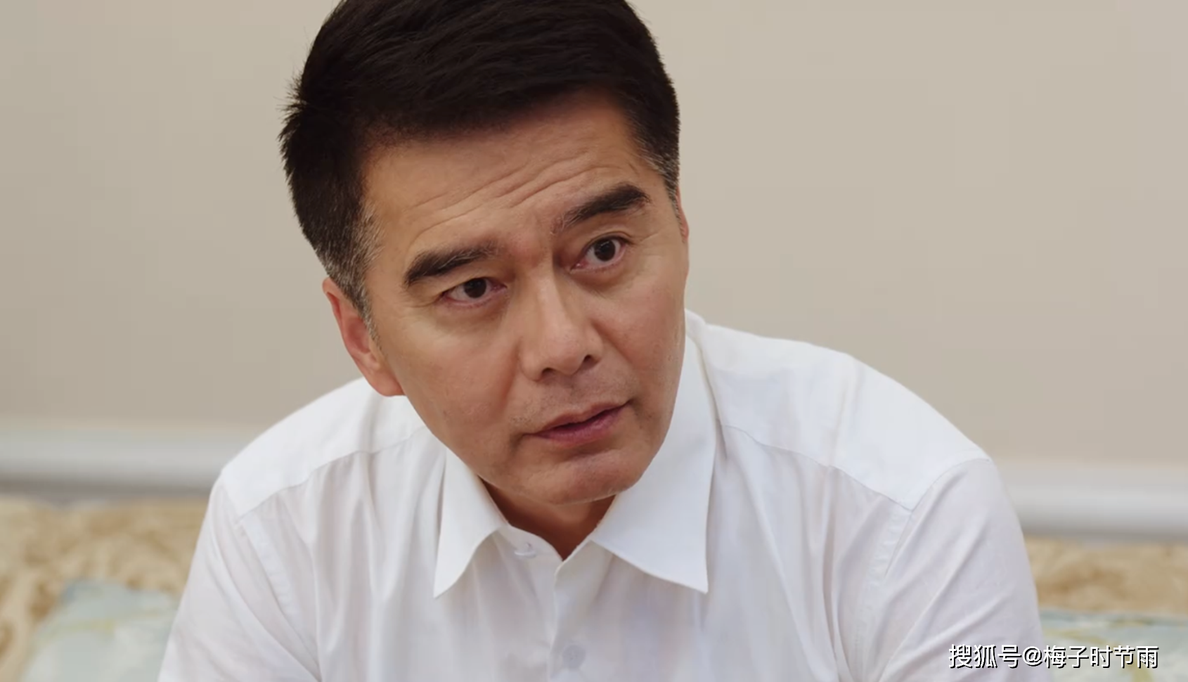 只是杨巡和梁凡不同的是杨巡投资的是内地的,而梁凡眼高手低,看中了