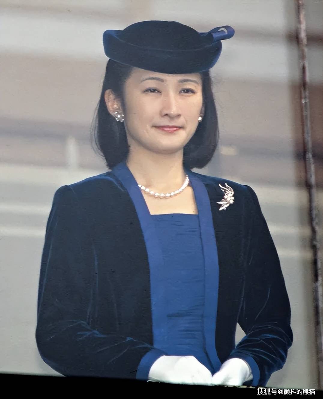 佳子公主特意穿着母亲纪子妃的旧礼服,居然有这样冲击的理由_旧衣服