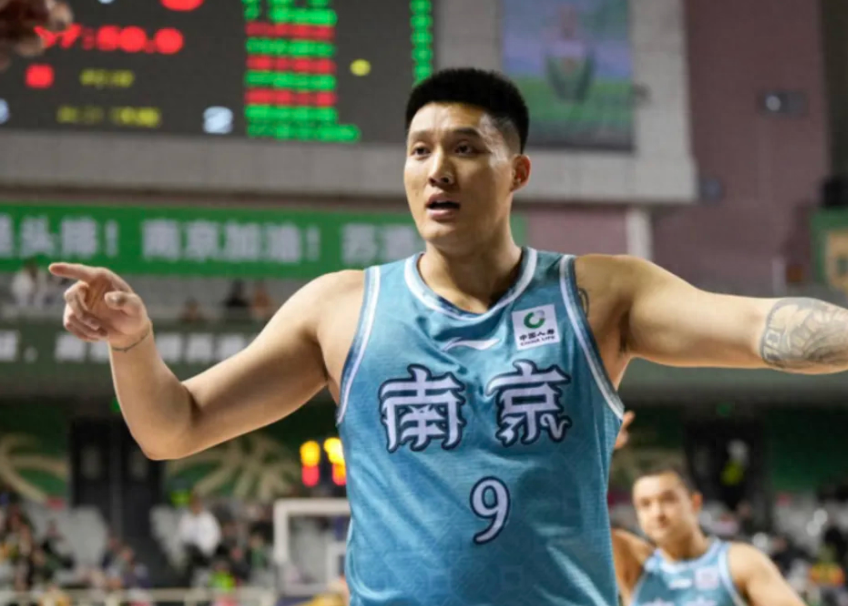 昔日广东出气筒成全能神塔 顶薪没跑了?_曾繁日_原帅_张骋宇