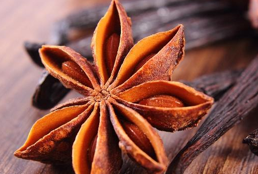 买八角时,遇到"这3种"扭头就走,商贩:从不给家人吃_时候_味道_都会