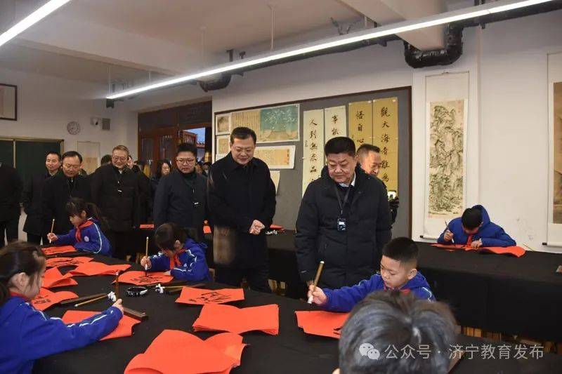 济宁市教育工作四季度现场观摩述职评议会议召开