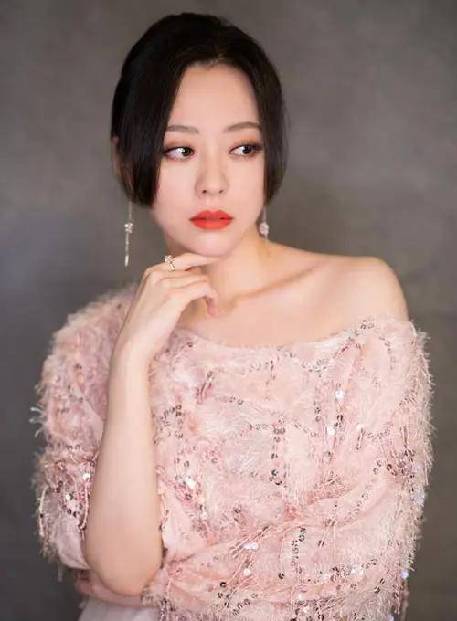 张靓颖,超女里面发展最好的,华为花钱买首歌,只为让她唱_音乐_成就