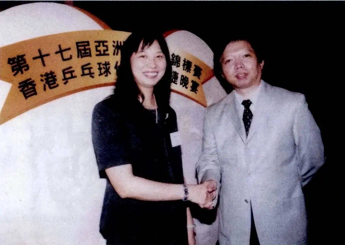 幸运地夺奥运会乒乓球女单亚军,与丈夫执教香港队有艰辛_戴丽丽_陈静