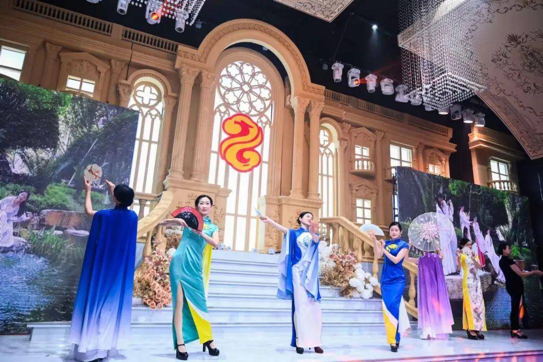 银海龙城行致远 放歌礼赞满城春——银龙集团举行30周