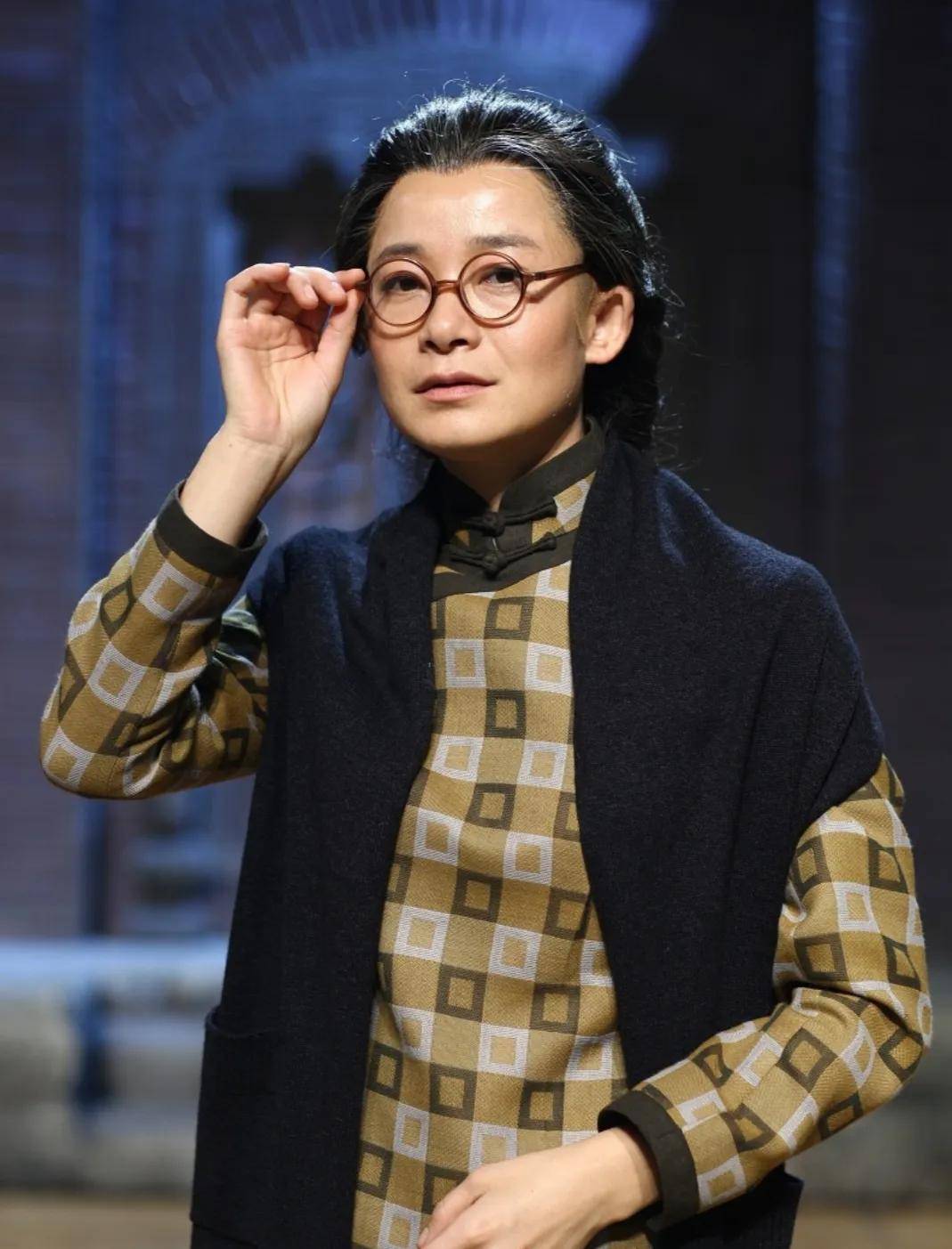 师悦玲:因《大明风华》出圈,演技过人却不火,年近50,她越老越美_陶虹