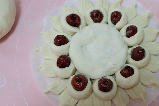 腊月二十八,年馍蒸起来,这个传统枣山馍做法简单,快收藏!