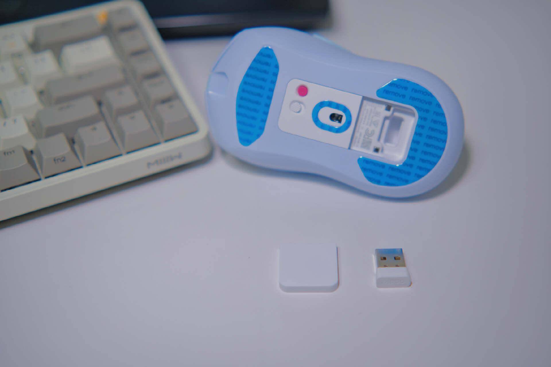 颜值性能俱佳的无线双模游戏鼠标，我推荐雷柏V300 PRO