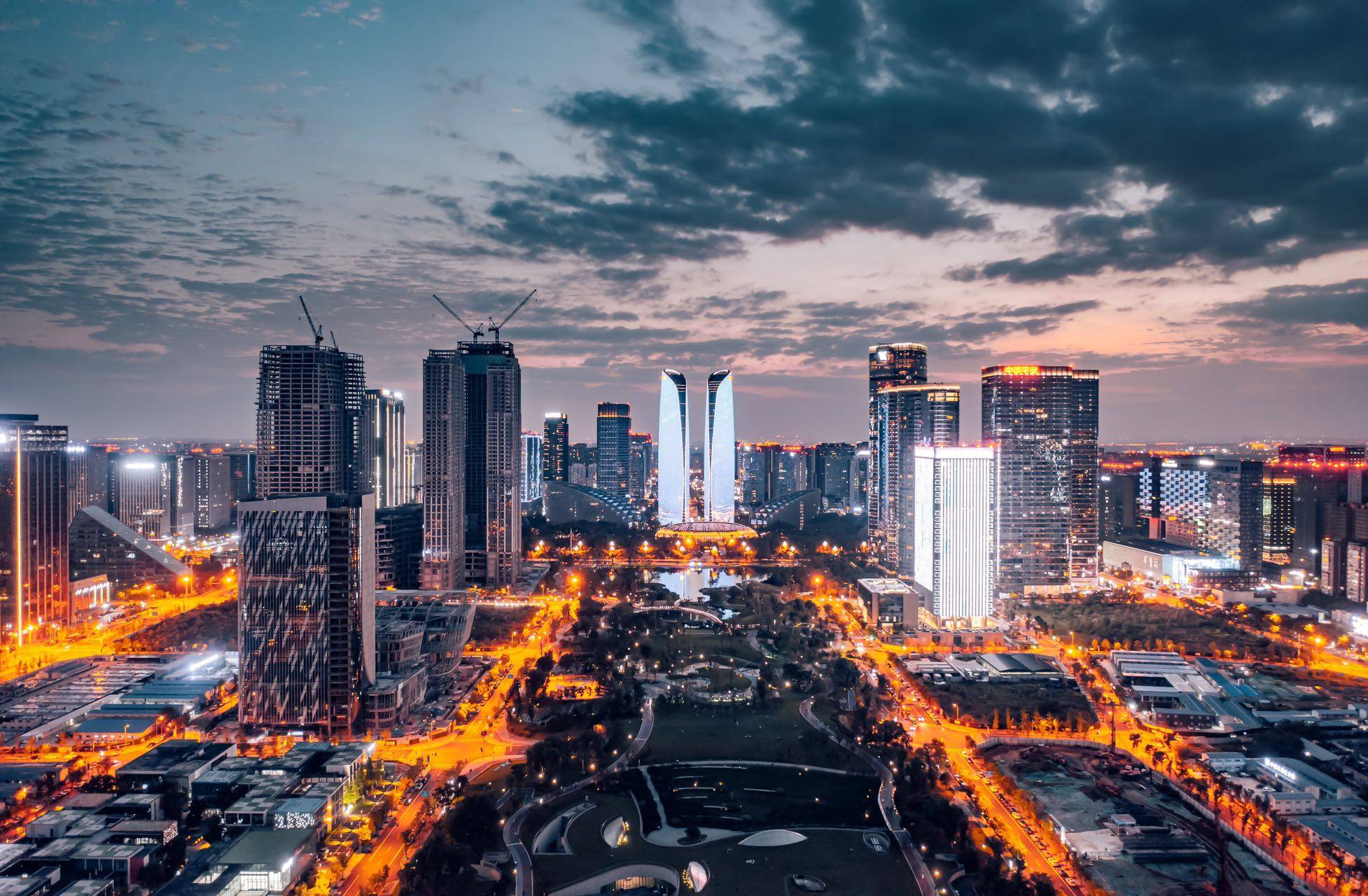 年看金融城,下个十年看新川以金融城,为核心的城南为成都资源倾斜最多