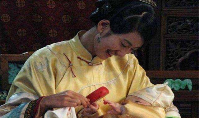 太监张谦和无意撞见溥仪在吃奶,打趣道:您这爱好该改改了_乳母_孩子