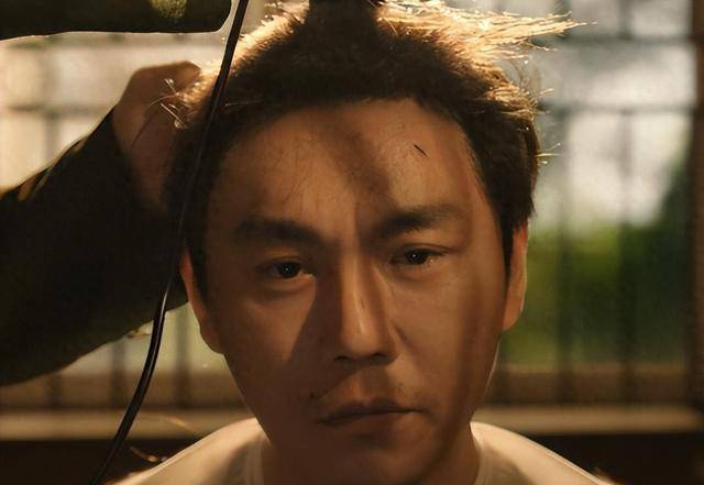 秦昊《三大队》:大尺度床戏剧情引争议,网友:完全不