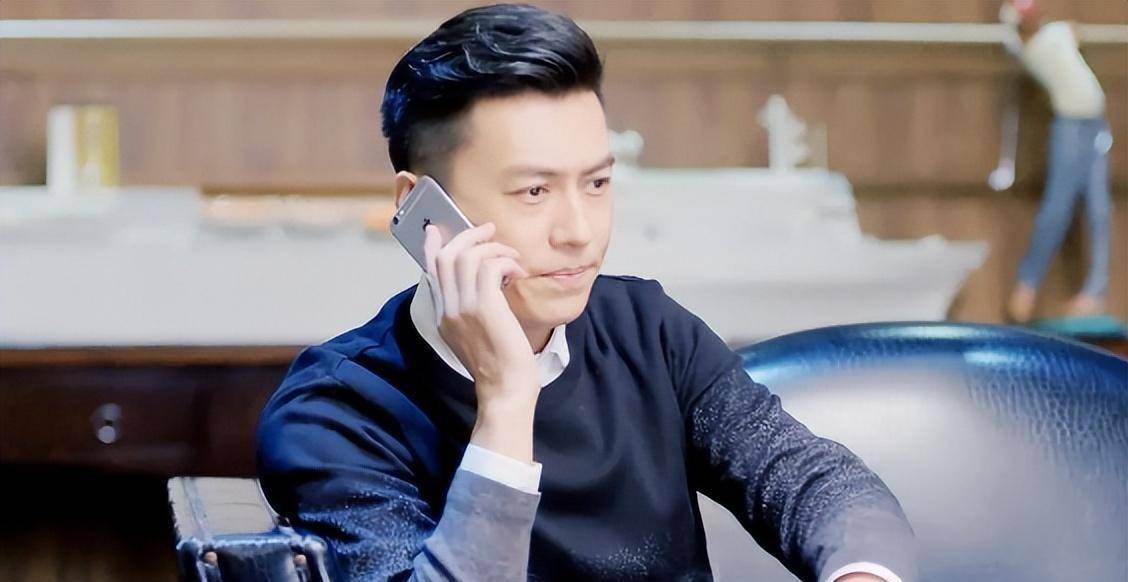 尖嘴猴腮别硬演富豪角色,7位男明星,站在那就是"人间富贵竹"_王阳