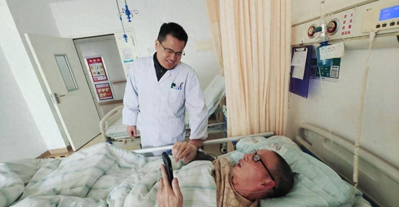 武汉市江夏区第一人民医院一个月内成功救治两例大面积肺栓塞患者